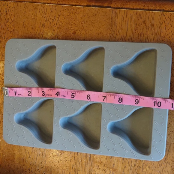 Hershey Kiss Silicon Cupcake Mold - Picture 5 of 5